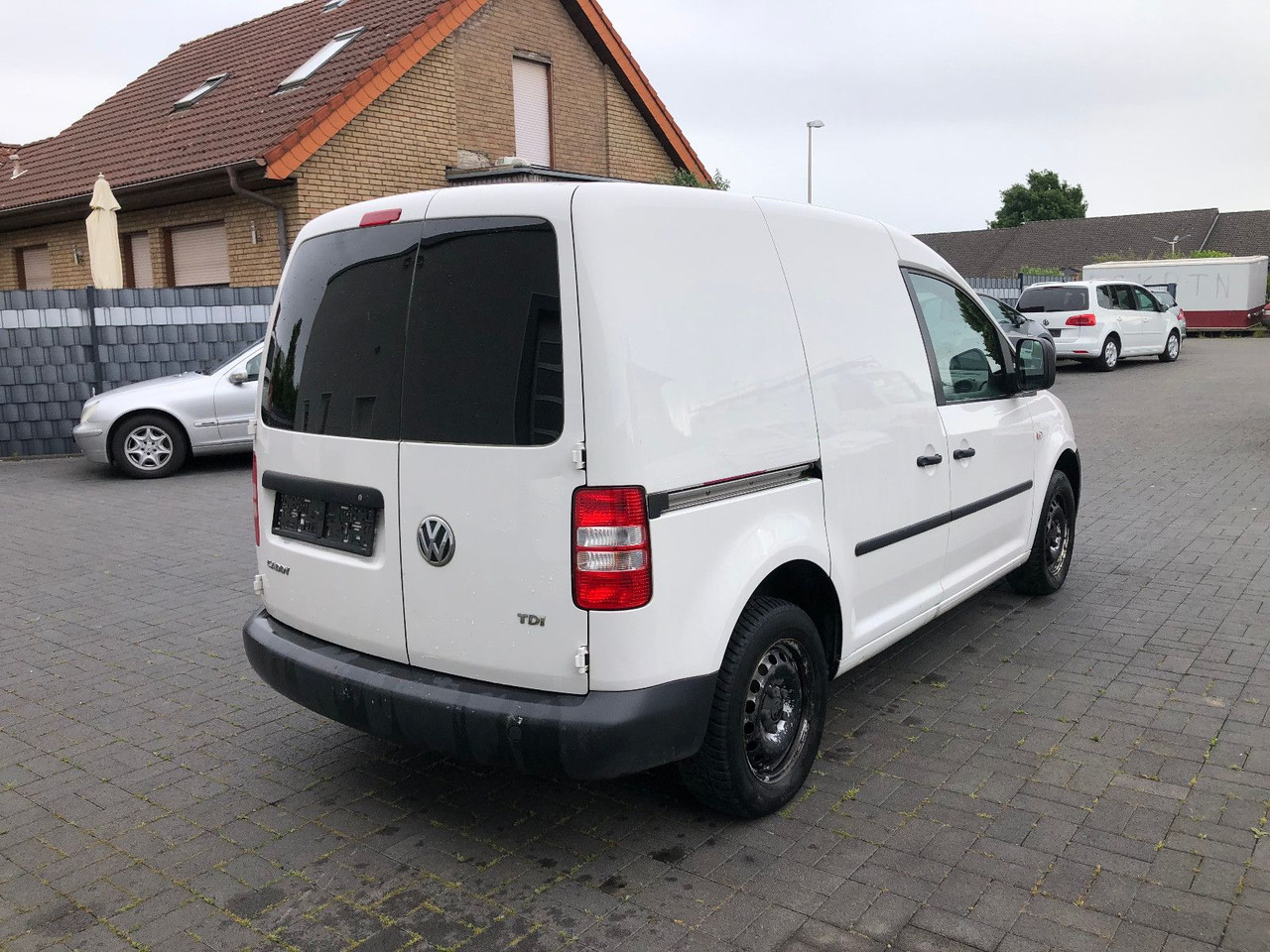 Volkswagen Caddy 1.6 TDi EcoProfi - فان المدمجة: صور 2 Volkswagen Caddy 1.6 TDi EcoProfi - فان المدمجة: صور 2