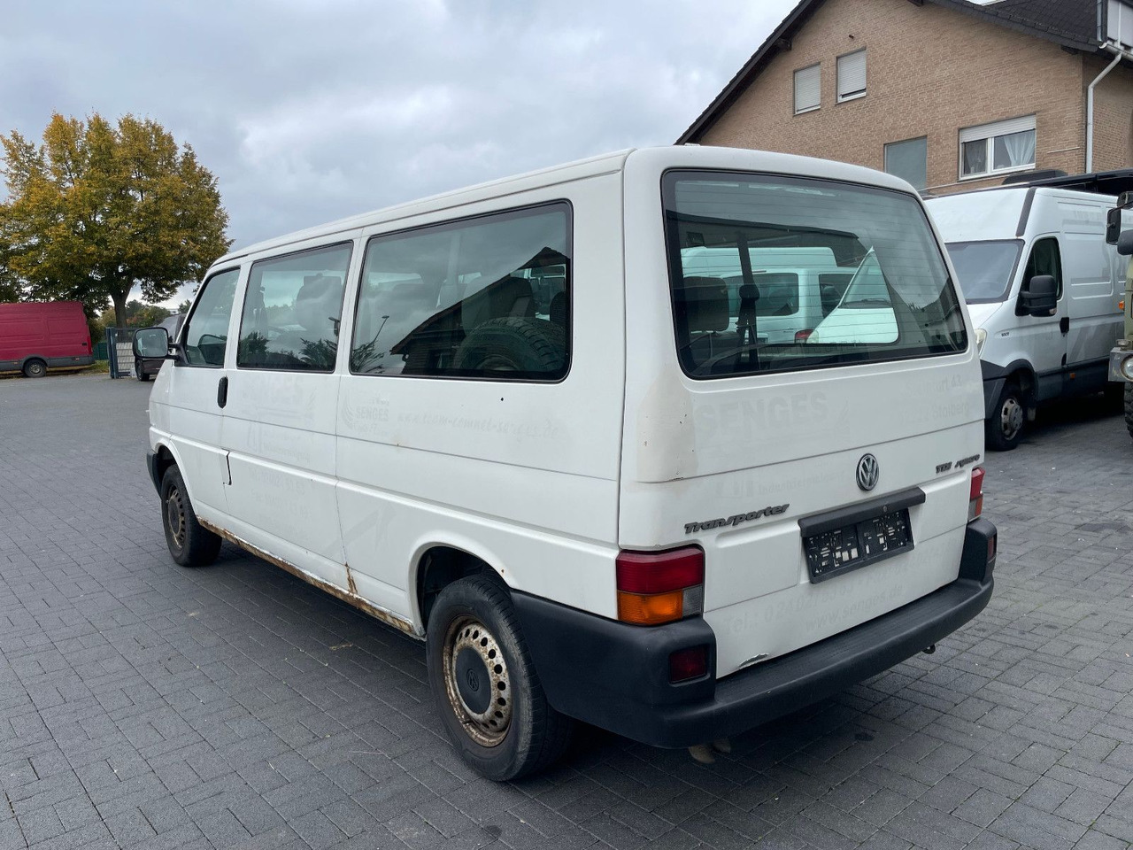 Volkswagen T4 Caravelle 2,5 TDI 75kW syncro lang, 9-Sitzer - ميكروباص: صور 4 Volkswagen T4 Caravelle 2,5 TDI 75kW syncro lang, 9-Sitzer - ميكروباص: صور 4