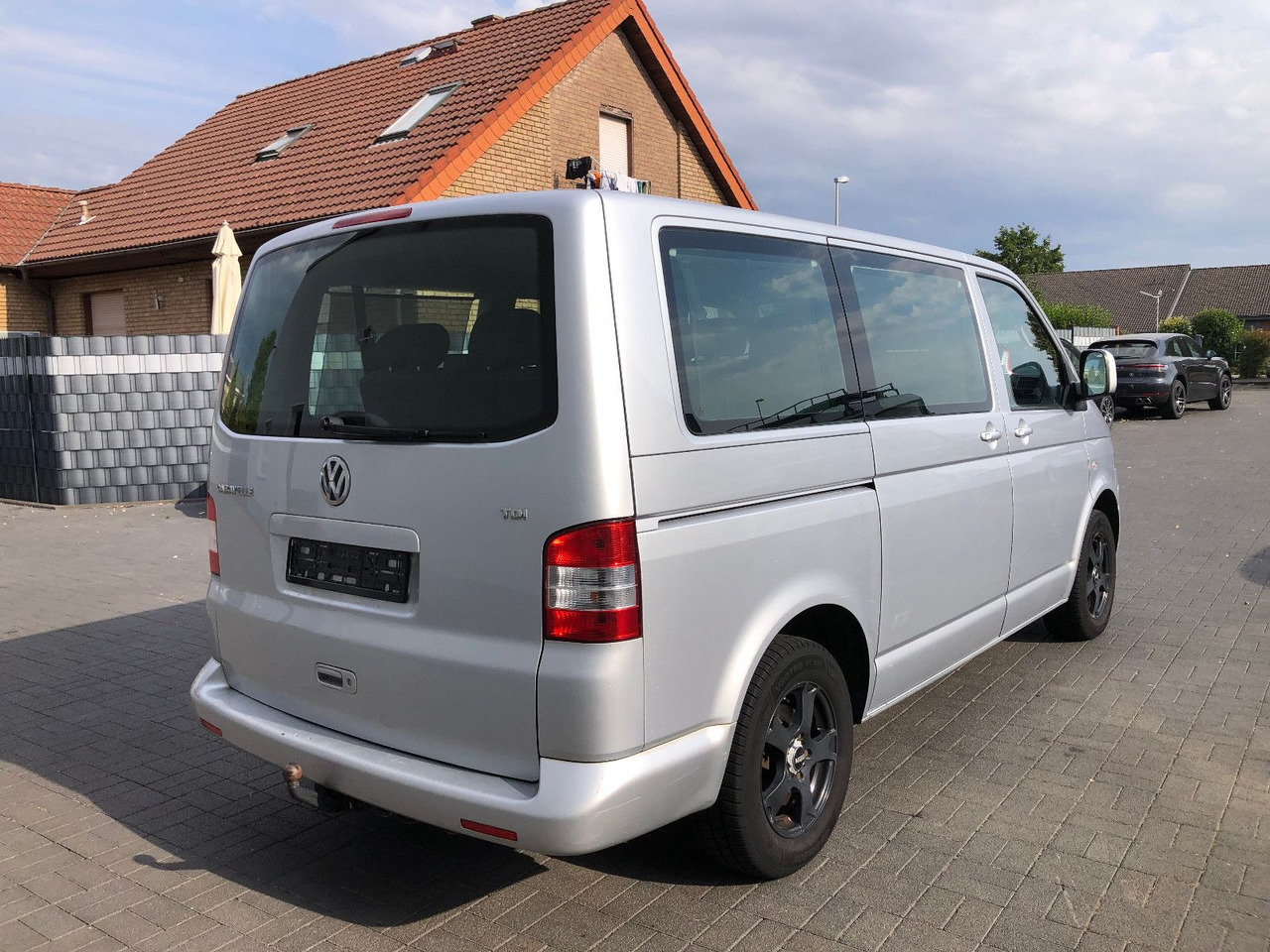 Volkswagen T5 1.9 TDi Caravelle, Comfortline 9-Sitzer - ميكروباص: صور 2 Volkswagen T5 1.9 TDi Caravelle, Comfortline 9-Sitzer - ميكروباص: صور 2