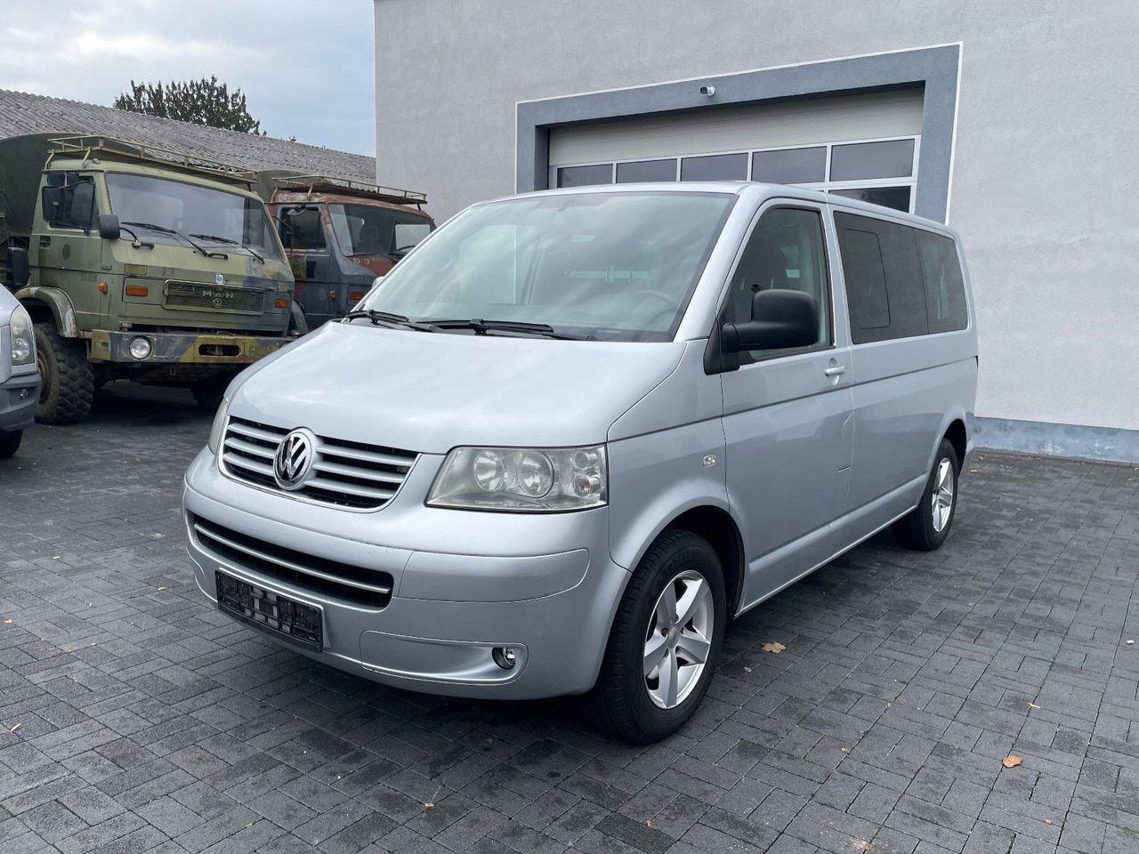Volkswagen T5 2.5 TDi Caravelle 4Motion 8-Sitzer - ميكروباص: صور 3 Volkswagen T5 2.5 TDi Caravelle 4Motion 8-Sitzer - ميكروباص: صور 3