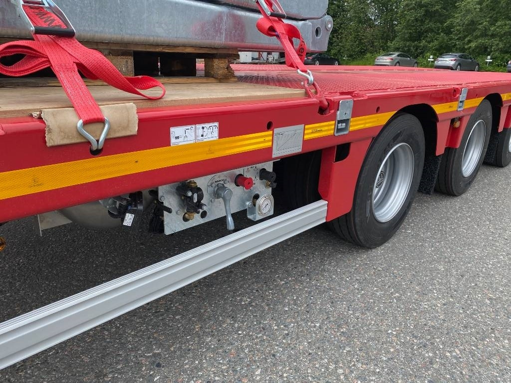 Faymonville Max Trailer, Max100 4AU - عربة مسطحة منخفضة نصف مقطورة: صور 4 Faymonville Max Trailer, Max100 4AU - عربة مسطحة منخفضة نصف مقطورة: صور 4