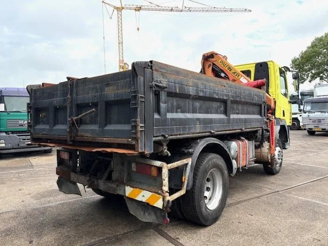 DAF 65 -180ATI 4x4 FULL STEEL 3-WAY KIPPER AND PALFINGER CRANE (EURO 2 / MANUAL GEARBOX / FULL STEEL SUSPENSION / ETC.) - قلابات, شاحنة كرين: صور 3 DAF 65 -180ATI 4x4 FULL STEEL 3-WAY KIPPER AND PALFINGER CRANE (EURO 2 / MANUAL GEARBOX / FULL STEEL SUSPENSION / ETC.) - قلابات, شاحنة كرين: صور 3