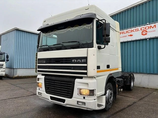 DAF 95.430 XF SPACECAB (EURO 3 / ZF16 MANUAL GEARBOX / ZF-INTARDER / AIRCONDITIONING / 870 LITER DIESELTANK) - شاحنة جرار: صور 1 DAF 95.430 XF SPACECAB (EURO 3 / ZF16 MANUAL GEARBOX / ZF-INTARDER / AIRCONDITIONING / 870 LITER DIESELTANK) - شاحنة جرار: صور 1