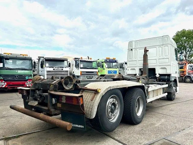 DAF 95.480 XF SPACECAB 6x2 WITH HOOK-ARM SYSTEM (EURO 3 / ZF16 MANUAL GEARBOX / ZF-INTARDER / STEEL-/AIR SUSPENSION / AIRCONDITIONIN - شاحنة ذات الخطاف: صور 3 DAF 95.480 XF SPACECAB 6x2 WITH HOOK-ARM SYSTEM (EURO 3 / ZF16 MANUAL GEARBOX / ZF-INTARDER / STEEL-/AIR SUSPENSION / AIRCONDITIONIN - شاحنة ذات الخطاف: صور 3
