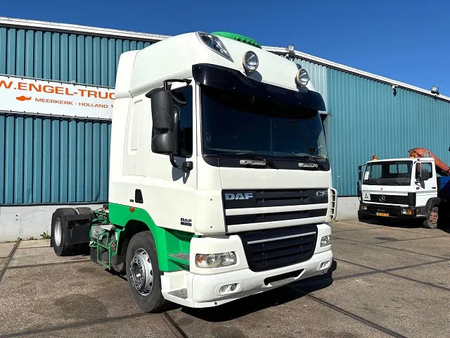 DAF CF 85.410 SPACECAB 4x2 (ZF16 MANUAL GEARBOX / MX-BRAKE / 995 LITER DIESELTANK / AIRCONDITIONING / FRIDGE UNTHER BED) - شاحنة جرار: صور 2 DAF CF 85.410 SPACECAB 4x2 (ZF16 MANUAL GEARBOX / MX-BRAKE / 995 LITER DIESELTANK / AIRCONDITIONING / FRIDGE UNTHER BED) - شاحنة جرار: صور 2