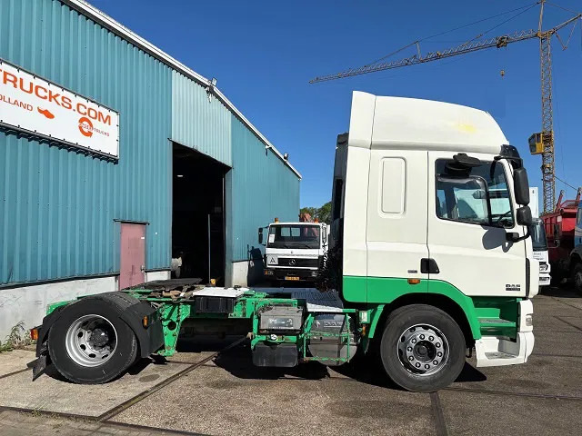 DAF CF 85.410 SPACECAB 4x2 (ZF16 MANUAL GEARBOX / MX-BRAKE / 995 LITER DIESELTANK / AIRCONDITIONING / FRIDGE UNTHER BED) - شاحنة جرار: صور 4 DAF CF 85.410 SPACECAB 4x2 (ZF16 MANUAL GEARBOX / MX-BRAKE / 995 LITER DIESELTANK / AIRCONDITIONING / FRIDGE UNTHER BED) - شاحنة جرار: صور 4