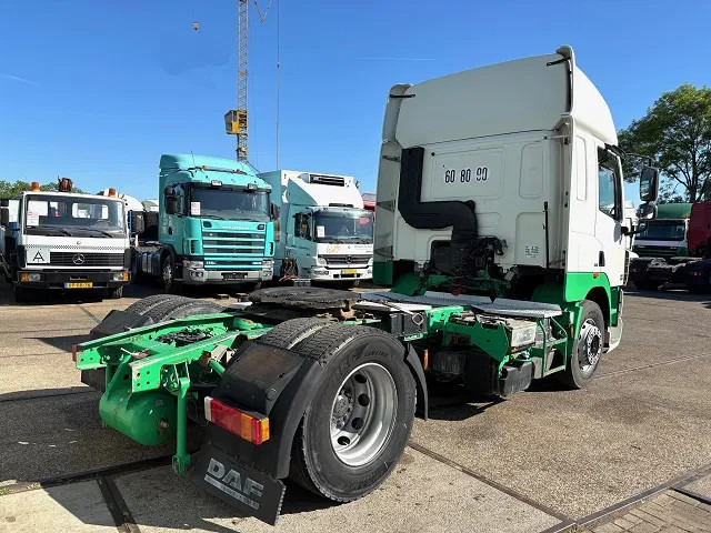 DAF CF 85.410 SPACECAB 4x2 (ZF16 MANUAL GEARBOX / MX-BRAKE / 995 LITER DIESELTANK / AIRCONDITIONING / FRIDGE UNTHER BED) - شاحنة جرار: صور 3 DAF CF 85.410 SPACECAB 4x2 (ZF16 MANUAL GEARBOX / MX-BRAKE / 995 LITER DIESELTANK / AIRCONDITIONING / FRIDGE UNTHER BED) - شاحنة جرار: صور 3