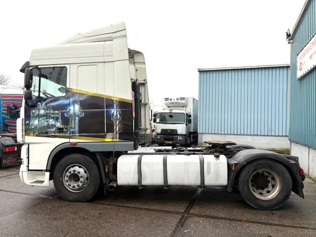 DAF XF 105.460 ATE SPACEAB 4x2 (EURO 5 / ZF MANUAL GEARBOX / ZF-INTARDER / HYDRAULIC KIT / P.T.O. / AIRCONDITIONING / ETC.) - شاحنة جرار: صور 5 DAF XF 105.460 ATE SPACEAB 4x2 (EURO 5 / ZF MANUAL GEARBOX / ZF-INTARDER / HYDRAULIC KIT / P.T.O. / AIRCONDITIONING / ETC.) - شاحنة جرار: صور 5