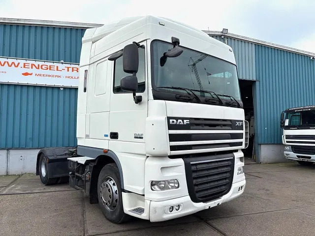 DAF XF 105.460 ATE SPACECAB 4x2 ONLY 835.500 KM (ZF-MANUAL GEARBOX / ZF-INTARDER / AIRCONDITIONING / EURO 5) - شاحنة جرار: صور 2 DAF XF 105.460 ATE SPACECAB 4x2 ONLY 835.500 KM (ZF-MANUAL GEARBOX / ZF-INTARDER / AIRCONDITIONING / EURO 5) - شاحنة جرار: صور 2
