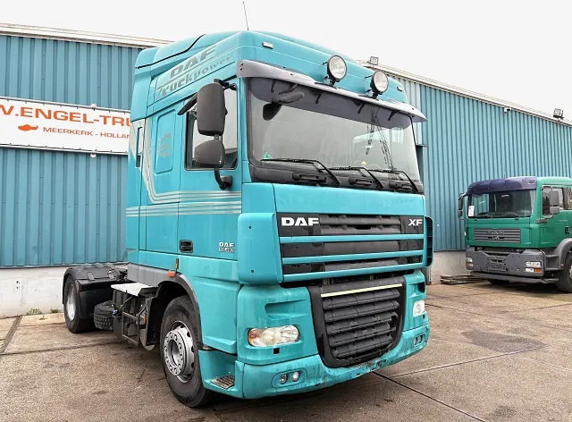 DAF XF 105.460 ATE SPACECAB (EURO 5 / ZF MANUAL GEARBOX / P.T.O. / AIRCONDITIONING / FRIDGE UNDER BED / ETC.) - شاحنة جرار: صور 2 DAF XF 105.460 ATE SPACECAB (EURO 5 / ZF MANUAL GEARBOX / P.T.O. / AIRCONDITIONING / FRIDGE UNDER BED / ETC.) - شاحنة جرار: صور 2
