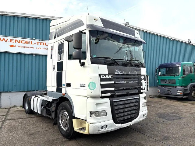 DAF XF 105.460 ATE SPACECAB (EURO 5 / ZF16 MANUAL GEARBOX / 995+500 LITER DIESELTANK / FRIDGE UNDER BED / ETC.) - شاحنة جرار: صور 2 DAF XF 105.460 ATE SPACECAB (EURO 5 / ZF16 MANUAL GEARBOX / 995+500 LITER DIESELTANK / FRIDGE UNDER BED / ETC.) - شاحنة جرار: صور 2