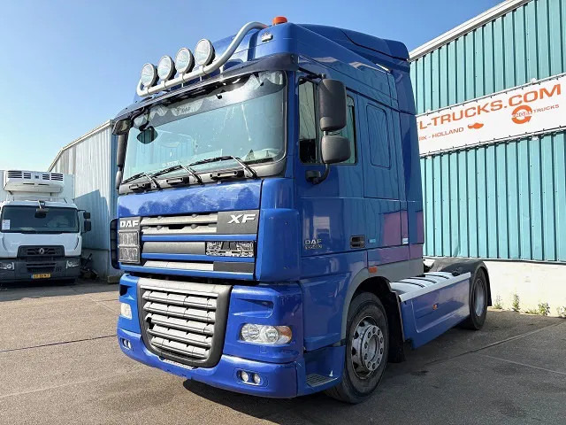 DAF XF 105.460 ATE SPACECAB (ZF16 MANUAL GEARBOX / HYDRAULIC KIT / P.T.O. / ADR-VLG / FULL SPOILERSET / FRIDGE) - شاحنة جرار: صور 1 DAF XF 105.460 ATE SPACECAB (ZF16 MANUAL GEARBOX / HYDRAULIC KIT / P.T.O. / ADR-VLG / FULL SPOILERSET / FRIDGE) - شاحنة جرار: صور 1