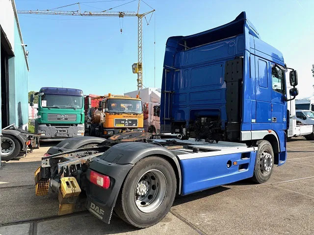 DAF XF 105.460 ATE SPACECAB (ZF16 MANUAL GEARBOX / HYDRAULIC KIT / P.T.O. / ADR-VLG / FULL SPOILERSET / FRIDGE) - شاحنة جرار: صور 3 DAF XF 105.460 ATE SPACECAB (ZF16 MANUAL GEARBOX / HYDRAULIC KIT / P.T.O. / ADR-VLG / FULL SPOILERSET / FRIDGE) - شاحنة جرار: صور 3