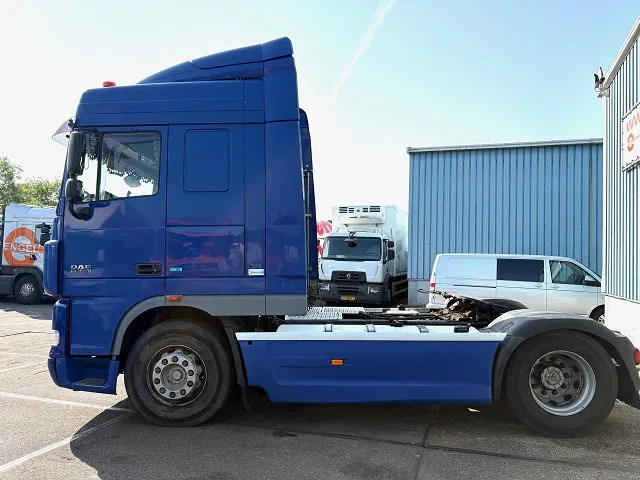 DAF XF 105.460 ATE SPACECAB (ZF16 MANUAL GEARBOX / HYDRAULIC KIT / P.T.O. / ADR-VLG / FULL SPOILERSET / FRIDGE) - شاحنة جرار: صور 5 DAF XF 105.460 ATE SPACECAB (ZF16 MANUAL GEARBOX / HYDRAULIC KIT / P.T.O. / ADR-VLG / FULL SPOILERSET / FRIDGE) - شاحنة جرار: صور 5