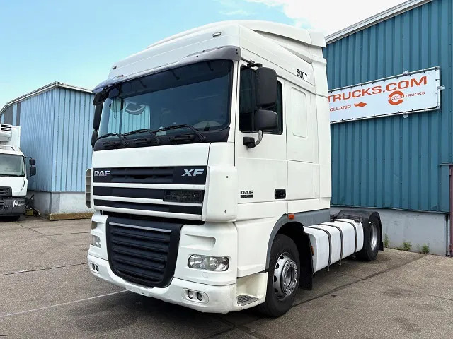 DAF XF 105.460 SPACECAB (4 IDENTICAL UNITS AVAILBLE) (ZF16 MANUAL GEARBOX / MX-BRAKE / 870+430 LITER TANK / FRIDGE / AIRCONDITIONING - شاحنة جرار: صور 1 DAF XF 105.460 SPACECAB (4 IDENTICAL UNITS AVAILBLE) (ZF16 MANUAL GEARBOX / MX-BRAKE / 870+430 LITER TANK / FRIDGE / AIRCONDITIONING - شاحنة جرار: صور 1
