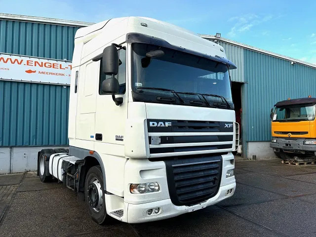 DAF XF 105.460 SPACECAB (ZF MANUAL GEARBOX / MX-BRAKE / 870+430 LITER TANK / EURO 5 EEV / AIRCONDITIONING / FRIDGE) - شاحنة جرار: صور 2 DAF XF 105.460 SPACECAB (ZF MANUAL GEARBOX / MX-BRAKE / 870+430 LITER TANK / EURO 5 EEV / AIRCONDITIONING / FRIDGE) - شاحنة جرار: صور 2
