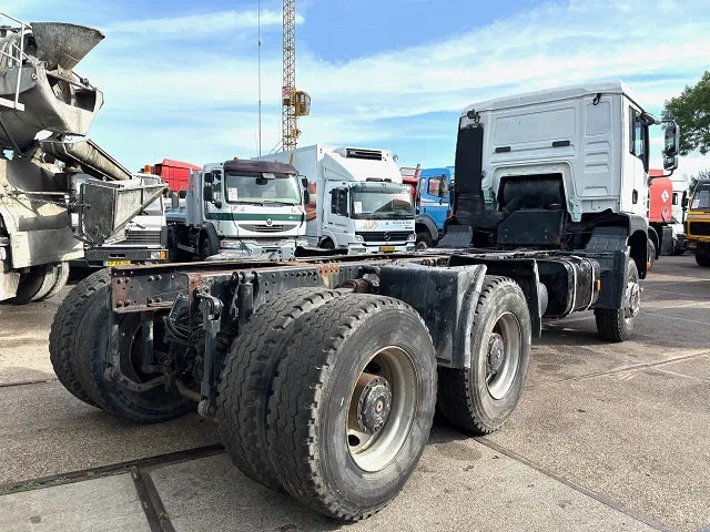 MAN TGA 33.460 6x4 FULL STEEL CHASSIS (6-CILINDER HEADS) (ZF16 MANUAL GEARBOX / FULL STEEL SUSPENSION / REDUCTIONS AXLES / AIRCONDIT - الشاسيه شاحنة: صور 3 MAN TGA 33.460 6x4 FULL STEEL CHASSIS (6-CILINDER HEADS) (ZF16 MANUAL GEARBOX / FULL STEEL SUSPENSION / REDUCTIONS AXLES / AIRCONDIT - الشاسيه شاحنة: صور 3