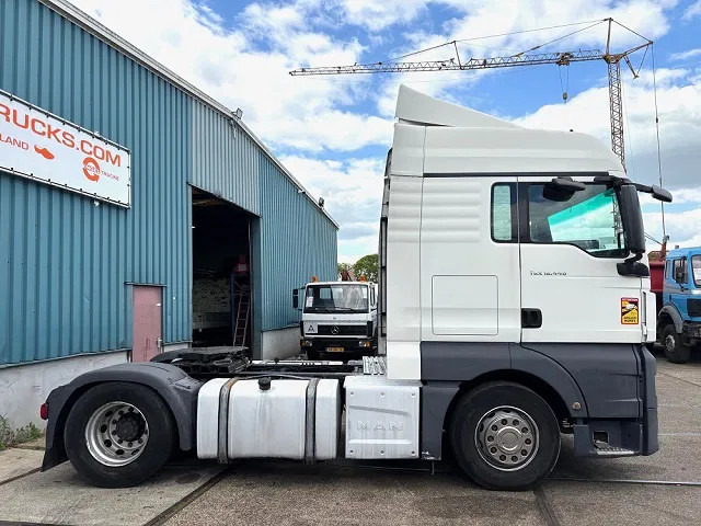 MAN TGX 18.440 BLS XLX (ZF16 MANUAL GEARBOX / 2x DIESELTANK / AIRCONDITIONING / ELECTRICAL MAINSWITCH / FRIDGE / EURO 6) - شاحنة جرار: صور 4 MAN TGX 18.440 BLS XLX (ZF16 MANUAL GEARBOX / 2x DIESELTANK / AIRCONDITIONING / ELECTRICAL MAINSWITCH / FRIDGE / EURO 6) - شاحنة جرار: صور 4