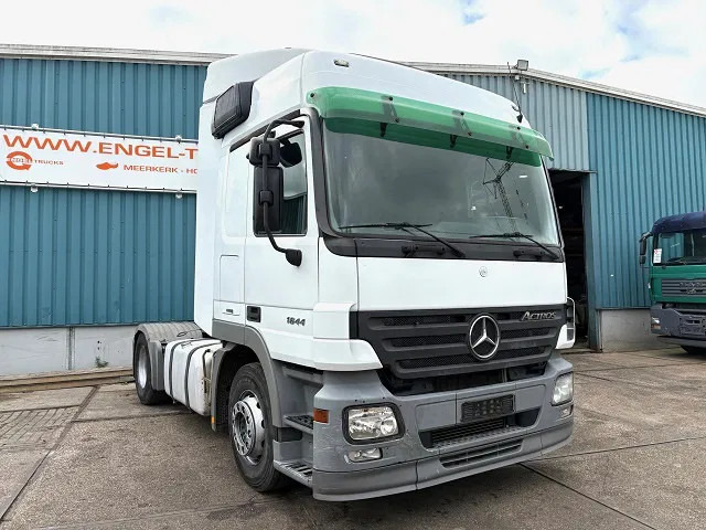 Mercedes-Benz Actros 1844 LS (MP2) (TELLIGENT AUTOMATIC / AIRCONDITIONING / 2x DIESELTANK / EURO 5) - شاحنة جرار: صور 2 Mercedes-Benz Actros 1844 LS (MP2) (TELLIGENT AUTOMATIC / AIRCONDITIONING / 2x DIESELTANK / EURO 5) - شاحنة جرار: صور 2