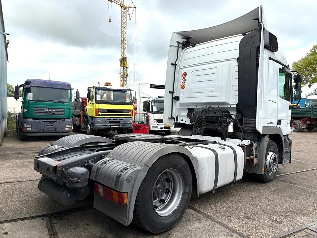 Mercedes-Benz Actros 1844 LS (MP2) (TELLIGENT AUTOMATIC / AIRCONDITIONING / 2x DIESELTANK / EURO 5) - شاحنة جرار: صور 3 Mercedes-Benz Actros 1844 LS (MP2) (TELLIGENT AUTOMATIC / AIRCONDITIONING / 2x DIESELTANK / EURO 5) - شاحنة جرار: صور 3