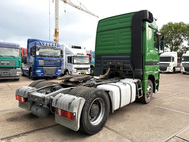 Mercedes-Benz Actros 1848 V8 MEGASPACE (EPS WITH CLUTCH (3 PEDALS) / REDUCTION AXLE / FRIDGE / ETC.) - شاحنة جرار: صور 3 Mercedes-Benz Actros 1848 V8 MEGASPACE (EPS WITH CLUTCH (3 PEDALS) / REDUCTION AXLE / FRIDGE / ETC.) - شاحنة جرار: صور 3
