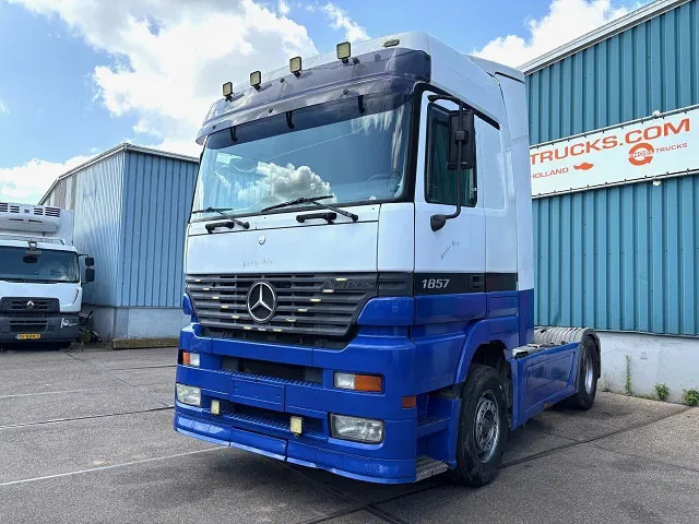 Mercedes-Benz Actros 1857 LS (MP1) MEGASPACE (EPS WITH CLUTCH (3-PEDALS) / RETARDER / REDUCTION AXLE / AIRCONDITIONING) - شاحنة جرار: صور 1 Mercedes-Benz Actros 1857 LS (MP1) MEGASPACE (EPS WITH CLUTCH (3-PEDALS) / RETARDER / REDUCTION AXLE / AIRCONDITIONING) - شاحنة جرار: صور 1