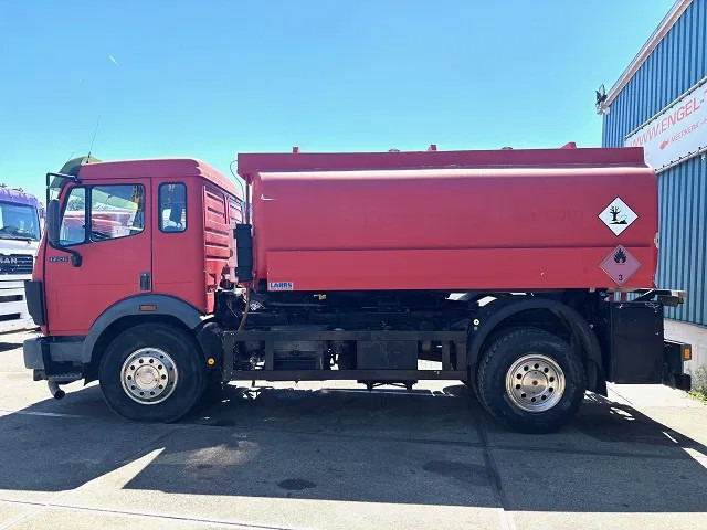 Mercedes-Benz SK 1726 (ORIGINAL GERMAN) 13.500 LITER TANK TRUCK (ZF16 MANUAL GEARBOX / FULL STEEL SUSPENSION / REDUCTION AXLE / ANALOG COUNTER - شاحنة صهريج: صور 5 Mercedes-Benz SK 1726 (ORIGINAL GERMAN) 13.500 LITER TANK TRUCK (ZF16 MANUAL GEARBOX / FULL STEEL SUSPENSION / REDUCTION AXLE / ANALOG COUNTER - شاحنة صهريج: صور 5