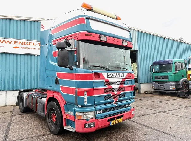 Scania R164-580 V8 TOPLINE COLLECTORS ITEM!! / APK 10-2026!! (12+2 MANUAL GEARBOX / RETARDER / AIRCONDITIONING / 2x TANK / ETC.) - شاحنة جرار: صور 2 Scania R164-580 V8 TOPLINE COLLECTORS ITEM!! / APK 10-2026!! (12+2 MANUAL GEARBOX / RETARDER / AIRCONDITIONING / 2x TANK / ETC.) - شاحنة جرار: صور 2