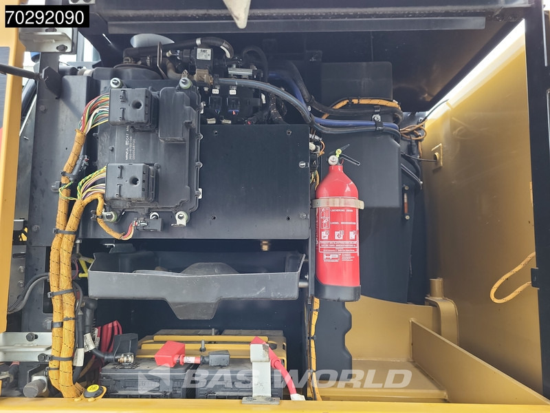 حفارة على عجلات Caterpillar M322 F: صور 20