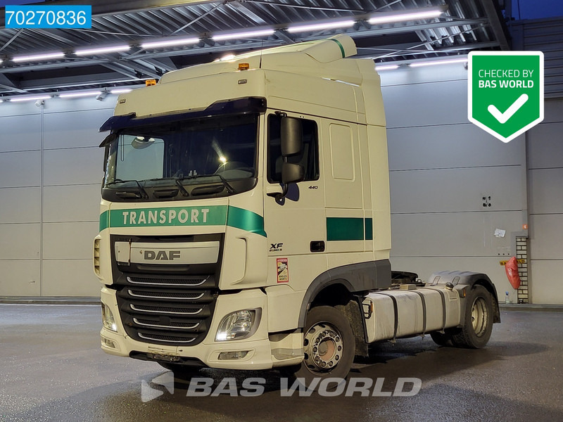 DAF XF 440 XF 4X2 SC Mega Hebesattel Euro 6 - شاحنة جرار: صور 1 DAF XF 440 XF 4X2 SC Mega Hebesattel Euro 6 - شاحنة جرار: صور 1