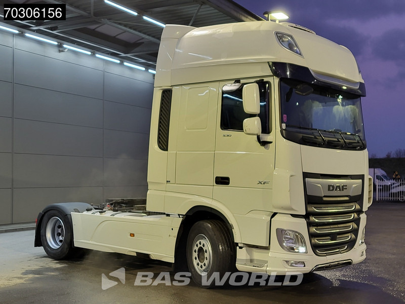 DAF XF 530 4X2 - شاحنة جرار: صور 3 DAF XF 530 4X2 - شاحنة جرار: صور 3