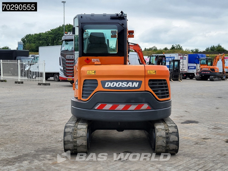 Doosan DX63-3 3 BUCKETS - A/C - حفارة مصغرة: صور 5 Doosan DX63-3 3 BUCKETS - A/C - حفارة مصغرة: صور 5