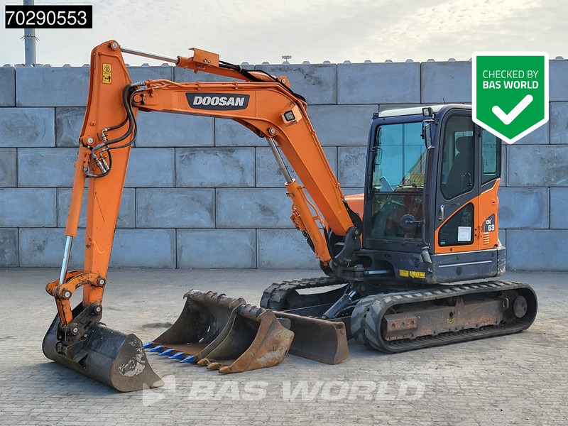 Doosan DX63-3 - حفارة مصغرة: صور 1 Doosan DX63-3 - حفارة مصغرة: صور 1