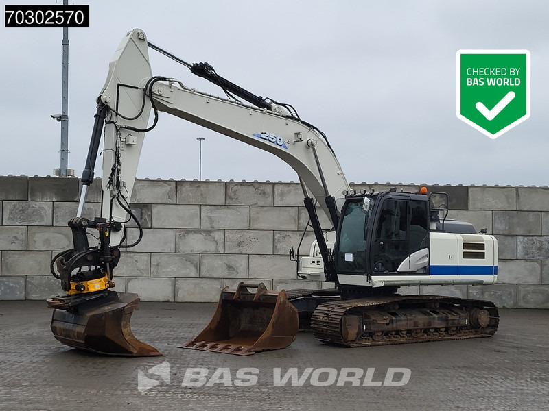 Hitachi ZX250 LC -6 Engcon - 2 Buckets - حفارات زحافة: صور 1 Hitachi ZX250 LC -6 Engcon - 2 Buckets - حفارات زحافة: صور 1