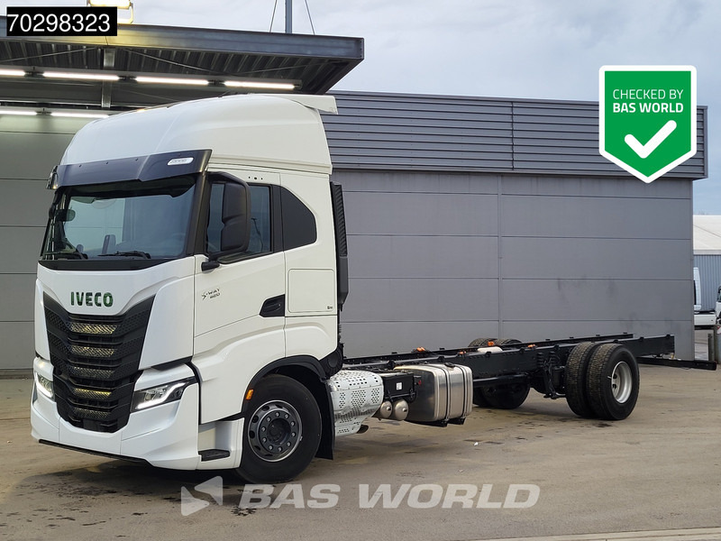 Iveco S-Way 420 4X2 NEW! Chassis, Automatic Standklima 2xTanks Euro 6 - الشاسيه شاحنة: صور 1 Iveco S-Way 420 4X2 NEW! Chassis, Automatic Standklima 2xTanks Euro 6 - الشاسيه شاحنة: صور 1