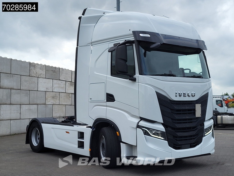 Iveco S-Way 490 4X2 Retarder Standklima 2xTanks Navi ACC LED Euro 6 - شاحنة جرار: صور 3 Iveco S-Way 490 4X2 Retarder Standklima 2xTanks Navi ACC LED Euro 6 - شاحنة جرار: صور 3