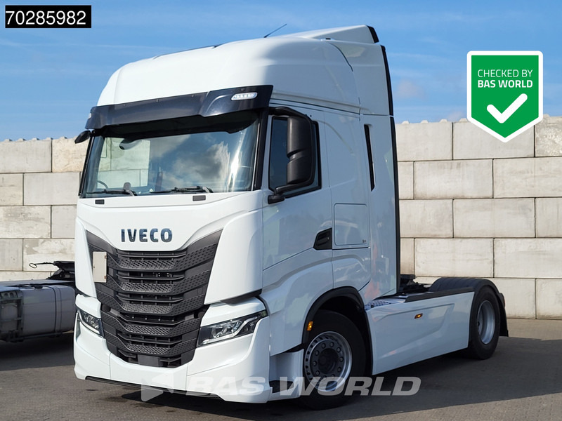 Iveco S-Way 490 4X2 Retarder Standklima 2xTanks Navi ACC LED Euro 6 - شاحنة جرار: صور 1 Iveco S-Way 490 4X2 Retarder Standklima 2xTanks Navi ACC LED Euro 6 - شاحنة جرار: صور 1