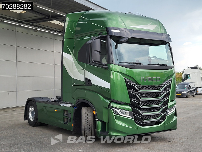 Iveco S-Way 500 4X2 2024! 2x Tanks Standklima ADR Alcoa's ACC Euro 6 - شاحنة جرار: صور 3 Iveco S-Way 500 4X2 2024! 2x Tanks Standklima ADR Alcoa's ACC Euro 6 - شاحنة جرار: صور 3