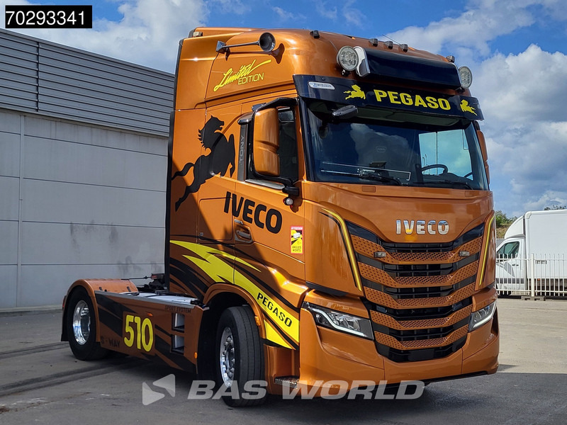 Iveco S-Way 510 S-Way 4X2 Full-Air Retarder 2xTanks Leder Standklima Alcoa LED Navi ACC Euro 6 - شاحنة جرار: صور 3 Iveco S-Way 510 S-Way 4X2 Full-Air Retarder 2xTanks Leder Standklima Alcoa LED Navi ACC Euro 6 - شاحنة جرار: صور 3