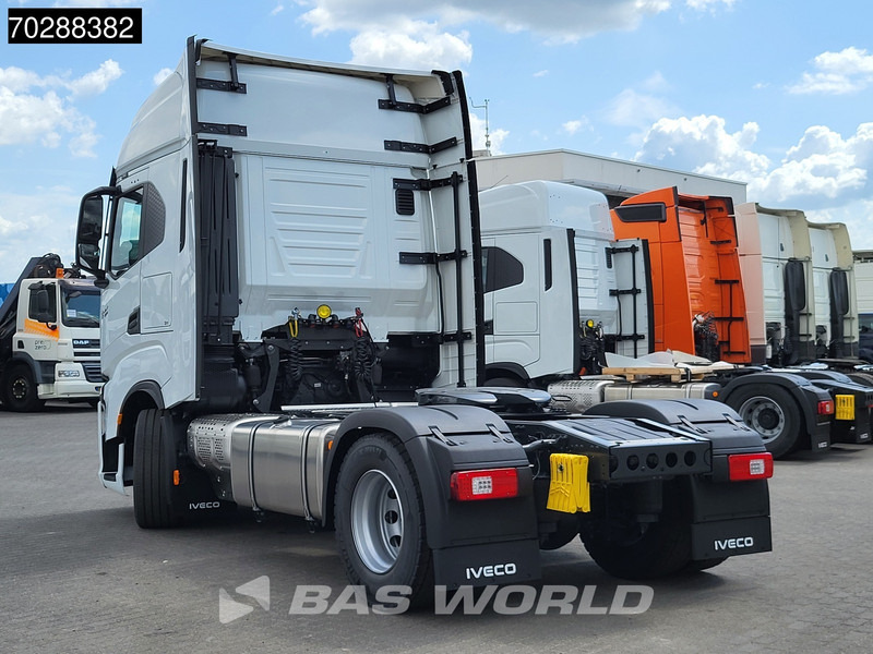 Iveco S-Way 580 4X2 NEW! 2x Tanks Navi ACC Standklima - شاحنة جرار: صور 2 Iveco S-Way 580 4X2 NEW! 2x Tanks Navi ACC Standklima - شاحنة جرار: صور 2