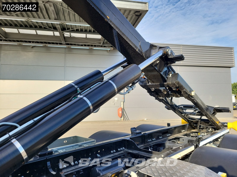 Iveco X-Way 580 6X2 NEW Palfinger PHT20SLD5 Hooklift Lift+steering Axle Automatic Navi ACC LED - شاحنة ذات الخطاف: صور 3 Iveco X-Way 580 6X2 NEW Palfinger PHT20SLD5 Hooklift Lift+steering Axle Automatic Navi ACC LED - شاحنة ذات الخطاف: صور 3