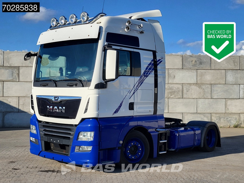 MAN TGX 18.500 4X2 Mega XXL Retarder Standklima 2xTanks ACC Euro 6 - شاحنة جرار: صور 1 MAN TGX 18.500 4X2 Mega XXL Retarder Standklima 2xTanks ACC Euro 6 - شاحنة جرار: صور 1