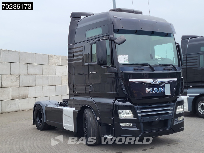 MAN TGX 18.500 4X2 XXL Retarder Leder Standklima 2xTanks Xenon ACC Euro 6 - شاحنة جرار: صور 3 MAN TGX 18.500 4X2 XXL Retarder Leder Standklima 2xTanks Xenon ACC Euro 6 - شاحنة جرار: صور 3