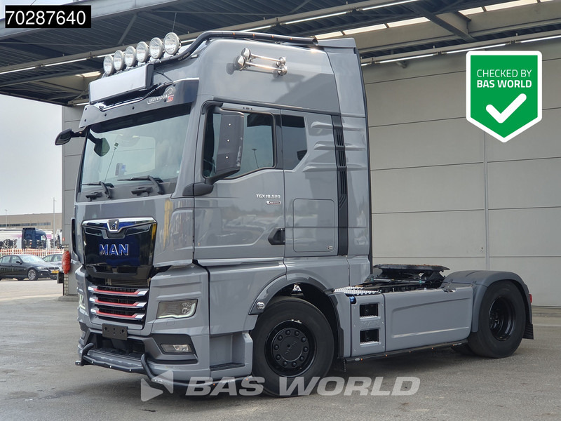 MAN TGX 18.520 4X2 Individual Lion S! GX Retarder Full-Air 2x Tanks Navi LED ACC Euro 6 - شاحنة جرار: صور 1 MAN TGX 18.520 4X2 Individual Lion S! GX Retarder Full-Air 2x Tanks Navi LED ACC Euro 6 - شاحنة جرار: صور 1