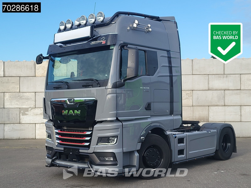 MAN TGX 18.520 4X2 Individual Lion S! GX Retarder Full-Air 2x Tanks Navi LED ACC Euro 6 - شاحنة جرار: صور 1 MAN TGX 18.520 4X2 Individual Lion S! GX Retarder Full-Air 2x Tanks Navi LED ACC Euro 6 - شاحنة جرار: صور 1