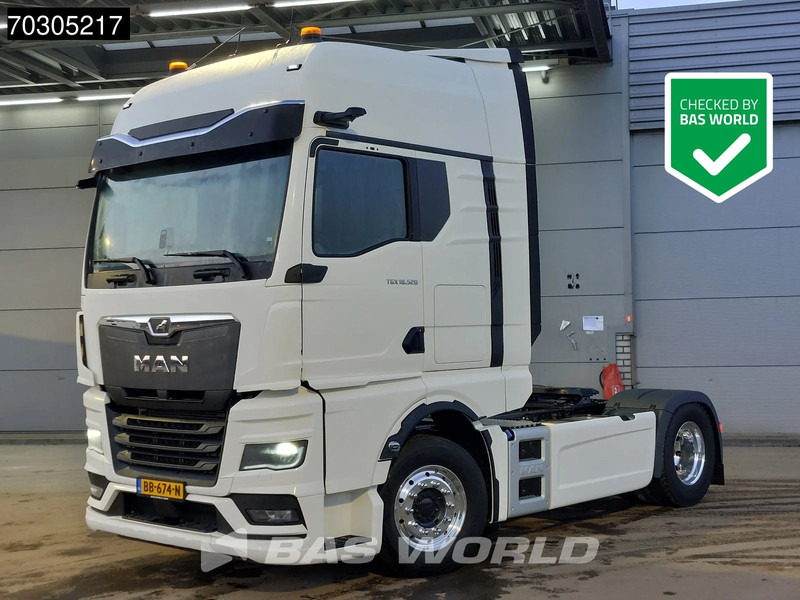 MAN TGX 18.520 4X2 NEW! GX Retarder 2x Tanks Alcoa Standklima MirrorCam Navi LED - شاحنة جرار: صور 1 MAN TGX 18.520 4X2 NEW! GX Retarder 2x Tanks Alcoa Standklima MirrorCam Navi LED - شاحنة جرار: صور 1