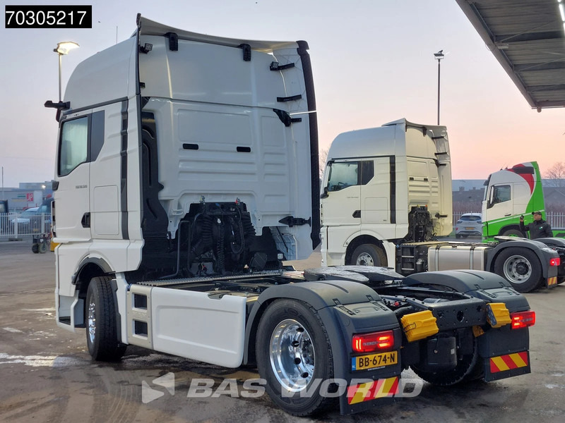 MAN TGX 18.520 4X2 NEW! GX Retarder 2x Tanks Alcoa Standklima MirrorCam Navi LED - شاحنة جرار: صور 2 MAN TGX 18.520 4X2 NEW! GX Retarder 2x Tanks Alcoa Standklima MirrorCam Navi LED - شاحنة جرار: صور 2