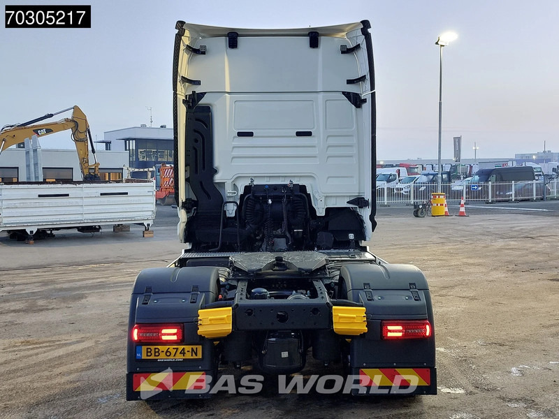 MAN TGX 18.520 4X2 NEW! GX Retarder 2x Tanks Alcoa Standklima MirrorCam Navi LED - شاحنة جرار: صور 3 MAN TGX 18.520 4X2 NEW! GX Retarder 2x Tanks Alcoa Standklima MirrorCam Navi LED - شاحنة جرار: صور 3
