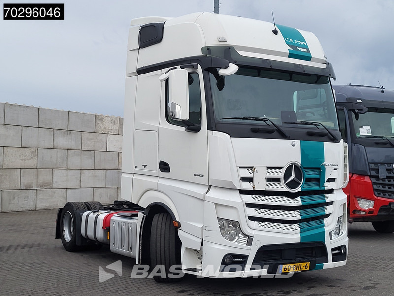 Mercedes-Benz Actros 1842 Actros 4X2 GigaSpace NL-Truck Mega 2xTanks ACC Standklima Euro 6 - شاحنة جرار: صور 3 Mercedes-Benz Actros 1842 Actros 4X2 GigaSpace NL-Truck Mega 2xTanks ACC Standklima Euro 6 - شاحنة جرار: صور 3