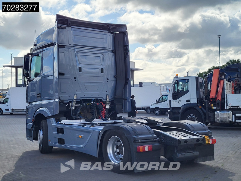 Mercedes-Benz Actros 1845 4X2 BigSpace Retarder 2x Tanks Standklima ACC Euro 6 - شاحنة جرار: صور 2 Mercedes-Benz Actros 1845 4X2 BigSpace Retarder 2x Tanks Standklima ACC Euro 6 - شاحنة جرار: صور 2